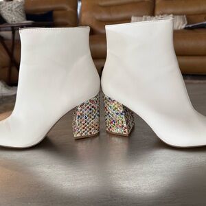 👠👢⭐️BETSY J’s!!!  Elegant White Ankle Boots with Multicolor Crystal Heel